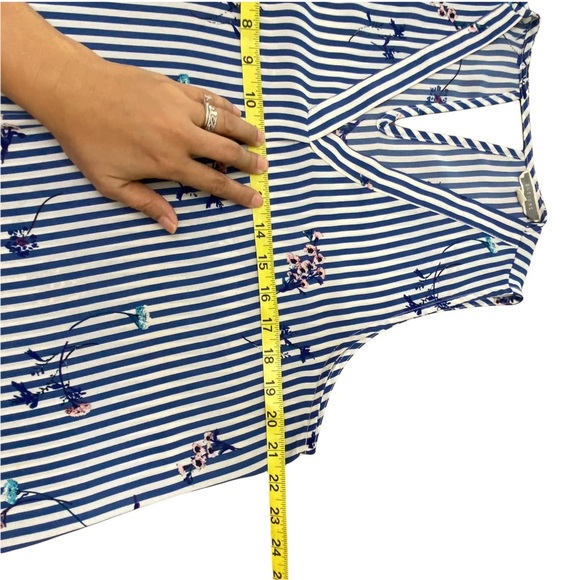 Pleione sleeveless stripe floral causal blouse top blue size Large - Picture 7 of 8